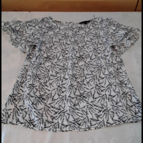 Banana Republic flirty blouse - Picture 4 of 5